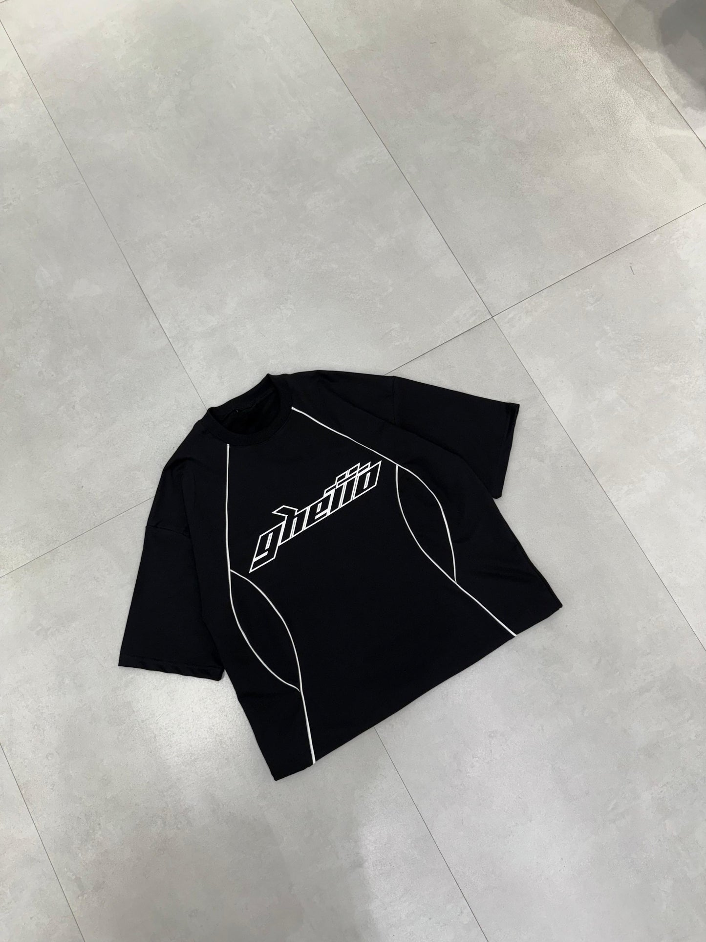 UNISEX OVERSIZED BLACK TEE