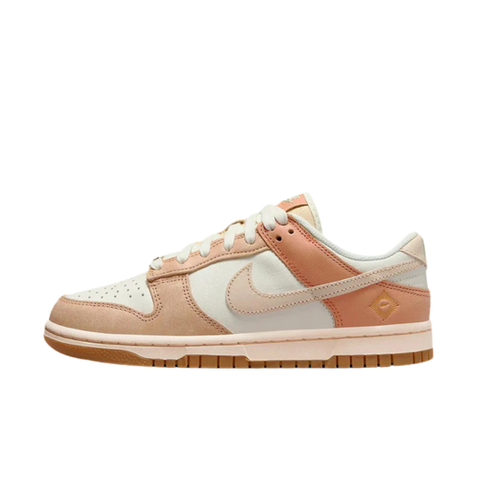 Nike Dunk Low SE Australia (Women's)