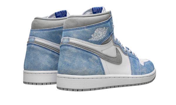 Air Jordan 1 Retro High OG 'Hyper Royal' - Image 2