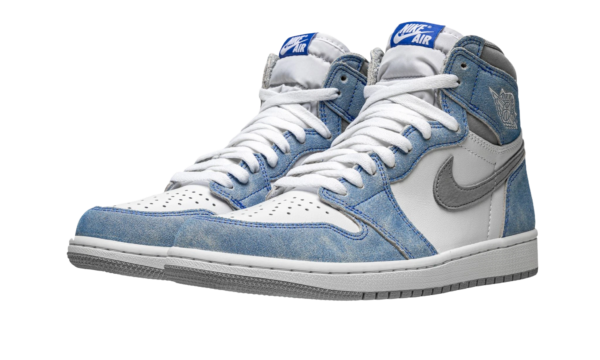 Air Jordan 1 Retro High OG 'Hyper Royal' - Image 3