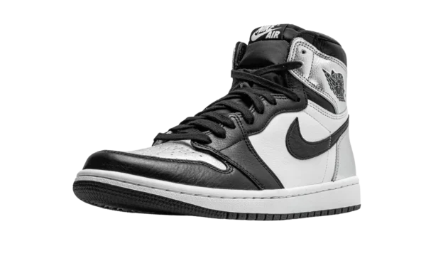 Wmns Air Jordan 1 Retro high OG 'Silver Toe' - Image 4