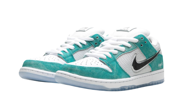 Nike SB Dunk Low April Skateboards - Image 2