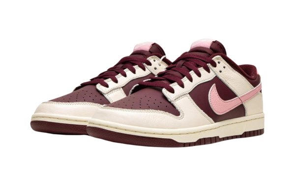 Nike Dunk Low 'Valentine - Image 4