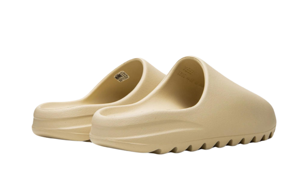 Yeezy Slides 'Bone' 2022 - Image 3